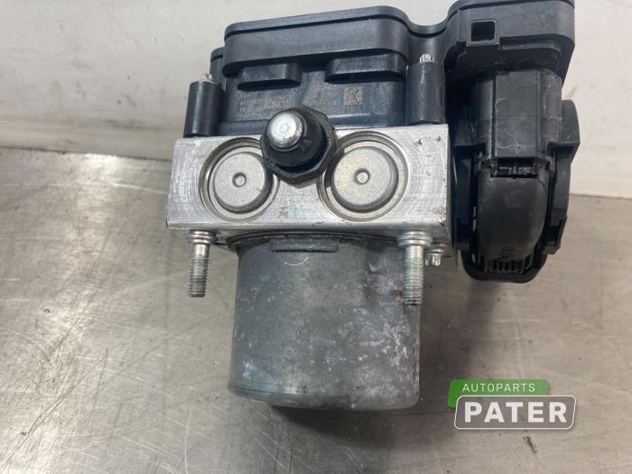 Used ABS pump Mazda CX-3 (DJ/DK) 1.5 Skyactiv D 105 16V Price € 68,25 Margin scheme offered by Autoparts Pater