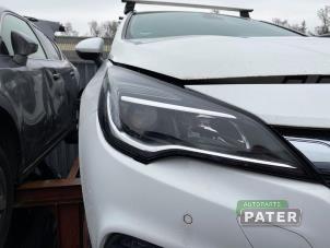 Usagé Phare droit Opel Astra K Sports Tourer 1.6 CDTI 110 16V Prix € 315,00 Règlement à la marge proposé par Autoparts Pater
