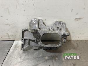 Used Gearbox mount Nissan Juke (F15) 1.2 DIG-T 16V Price € 36,75 Margin scheme offered by Autoparts Pater