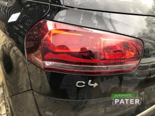 Usagé Feu arrière secondaire gauche Citroen C4 Picasso (3D/3E) 1.6 16V eTHP Prix € 157,50 Règlement à la marge proposé par Autoparts Pater
