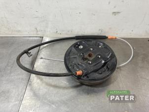 Used Rear hub Opel Corsa F (UB/UH/UP) 1.2 12V 75 Price € 105,00 Margin scheme offered by Autoparts Pater