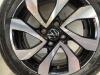Llanta y neumático de un Volkswagen Up! (121) 1.0 MPI 12V 2022