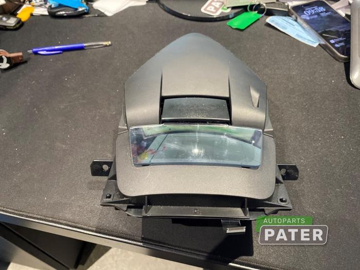 Usados Pantalla Head-up Mazda CX-3 (DJ/DK) 2.0 SkyActiv-G 120 Precio € 210,00 Norma de margen ofrecido por Autoparts Pater