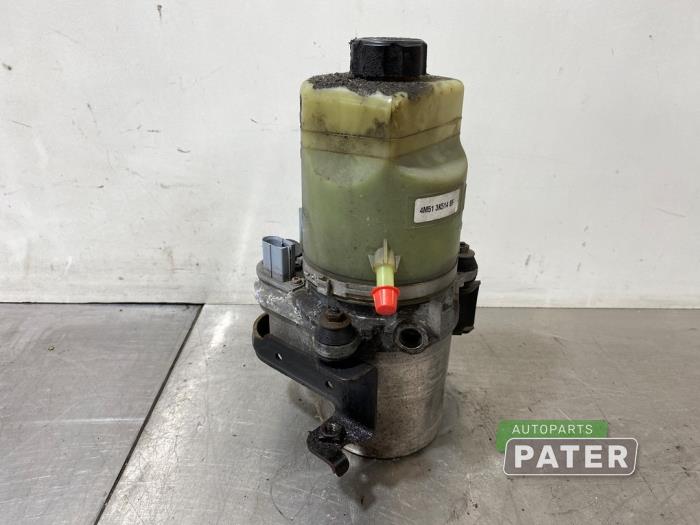 Usagé Pompe de direction Ford Focus 2 C+C 2.0 16V Prix € 63,00 Règlement à la marge proposé par Autoparts Pater