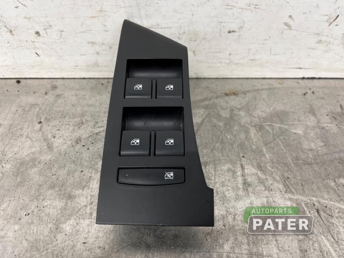 Usados Interruptor de ventanilla eléctrica Opel Astra J (PC6/PD6/PE6/PF6) 2.0 CDTI 16V 160 Ecotec Precio € 15,75 Norma de margen ofrecido por Autoparts Pater