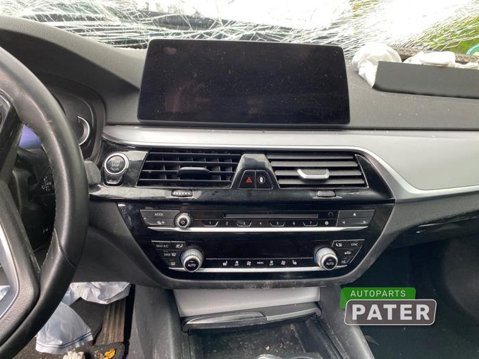 Używane System nawigacji BMW 5 serie Touring (G31) 523d 2.0 TwinPower Turbo 16V Cena € 1.207,50 Procedura marży oferowane przez Autoparts Pater
