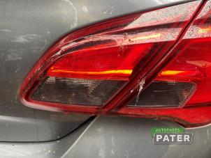 Używane Tylne swiatlo pozycyjne prawe Opel Corsa E 1.2 16V Cena € 36,75 Procedura marży oferowane przez Autoparts Pater