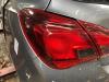 Tylne swiatlo pozycyjne lewe z Opel Corsa E, 2014 1.2 16V, Hatchback, Benzyna, 1.229cc, 51kW (69pk), FWD, B12XEL, 2014-09 2016