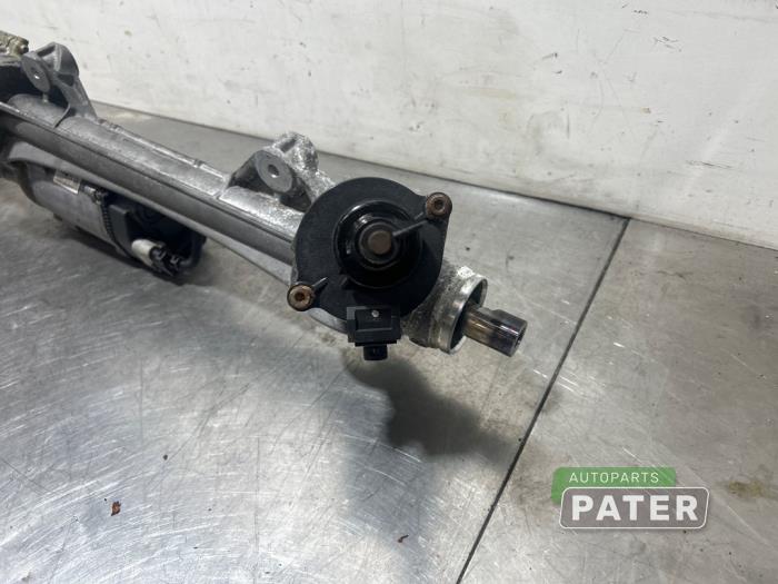 Power steering box from a BMW 1 serie (F20) 116d 1.5 12V TwinPower 2016