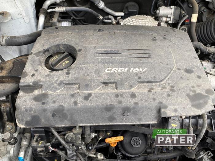 Motor from a Kia Sportage (QL) 1.7 CRDi 16V 4x2 2018