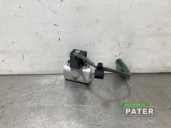 Begagnade Trycksensor, luftkonditionering Renault Zoé (AG) R110 Pris € 21,00 Marginaltabell erbjuds av Autoparts Pater