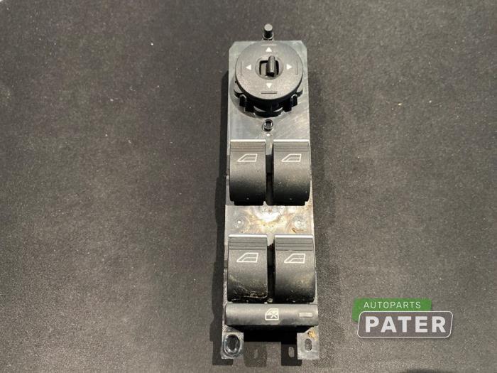 Usados Interruptor de ventanilla eléctrica Ford Focus 3 Wagon 1.0 Ti-VCT EcoBoost 12V 125 Precio € 21,00 Norma de margen ofrecido por Autoparts Pater