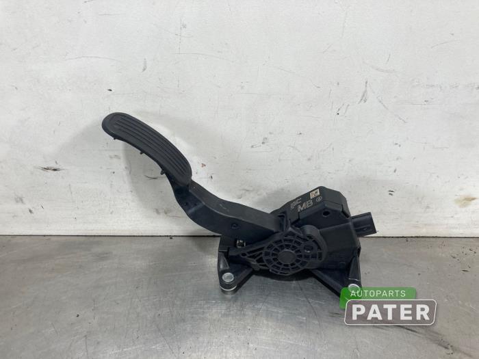 Używane Pedal gazu Toyota Yaris IV (P21/PA1/PH1) 1.5 12V VVT-i Cena € 31,50 Procedura marży oferowane przez Autoparts Pater
