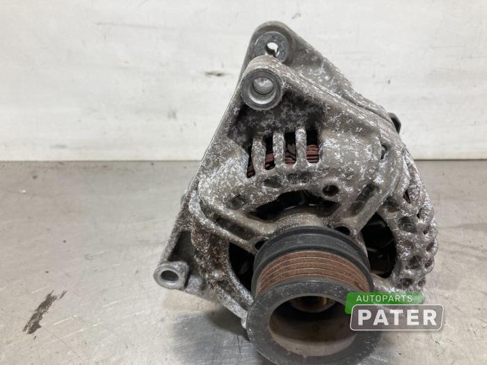 Usagé Dynamo Opel Vectra C Caravan 1.8 16V Prix € 26,25 Règlement à la marge proposé par Autoparts Pater