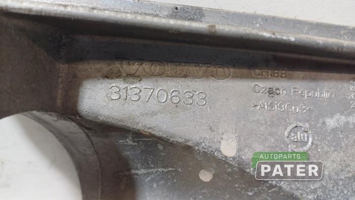 Engine mount from a Volvo V60 II (ZW) 2.0 T6 16V Twin Engine 2020