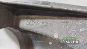 Engine mount from a Volvo V60 II (ZW) 2.0 T6 16V Twin Engine 2020