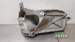 Engine mount from a Volvo V60 II (ZW) 2.0 T6 16V Twin Engine 2020