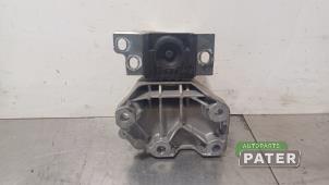 Engine mount from a Fiat Ducato (250) 3.0 D Multijet Power 2015