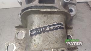 Engine mount from a Fiat Ducato (250) 3.0 D Multijet Power 2015