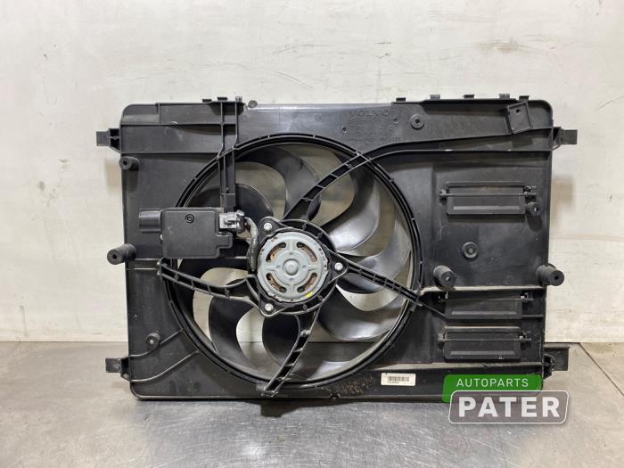 Używane Wentylator Volvo V40 (MV) 1.5 T3 16V Geartronic Cena € 105,00 Procedura marży oferowane przez Autoparts Pater