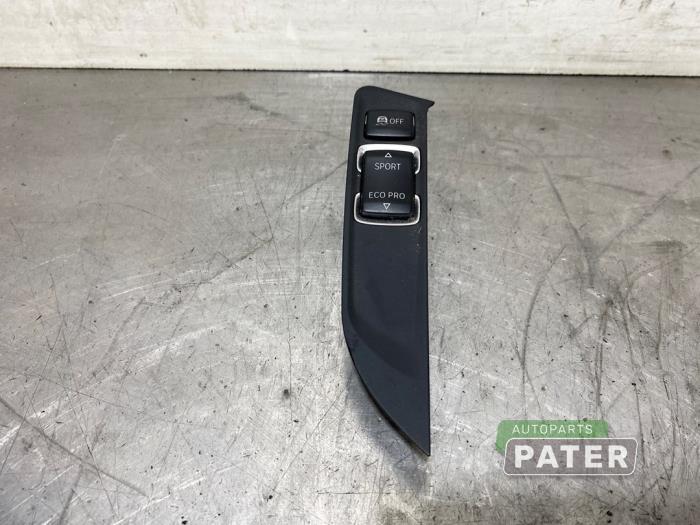 Używane Przelacznik BMW 1 serie (F20) 116d 1.5 12V TwinPower Cena € 21,00 Procedura marży oferowane przez Autoparts Pater