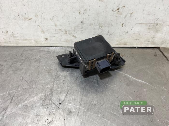 Begagnade Radarsensor Hyundai Kona (OS) 64 kWh Pris € 183,75 Marginaltabell erbjuds av Autoparts Pater