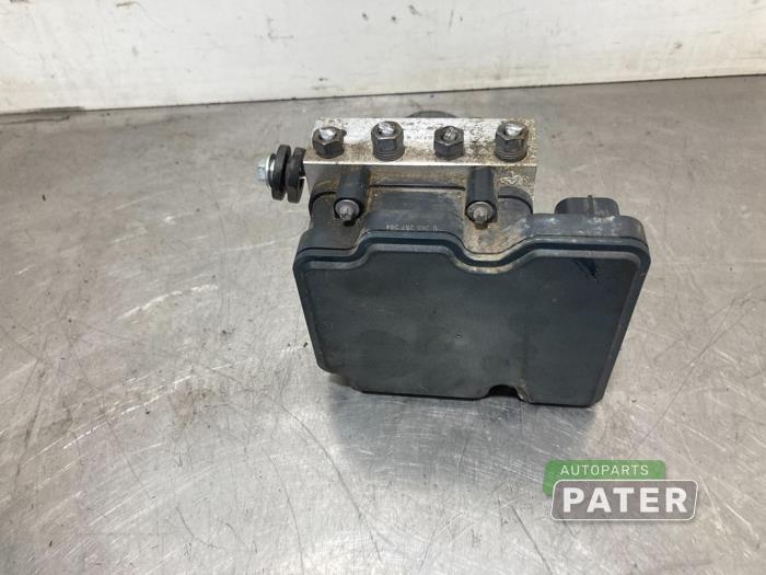 Usagé Bloc ABS Renault Twingo III (AH) 1.0 SCe 70 12V Prix € 42,00 Règlement à la marge proposé par Autoparts Pater