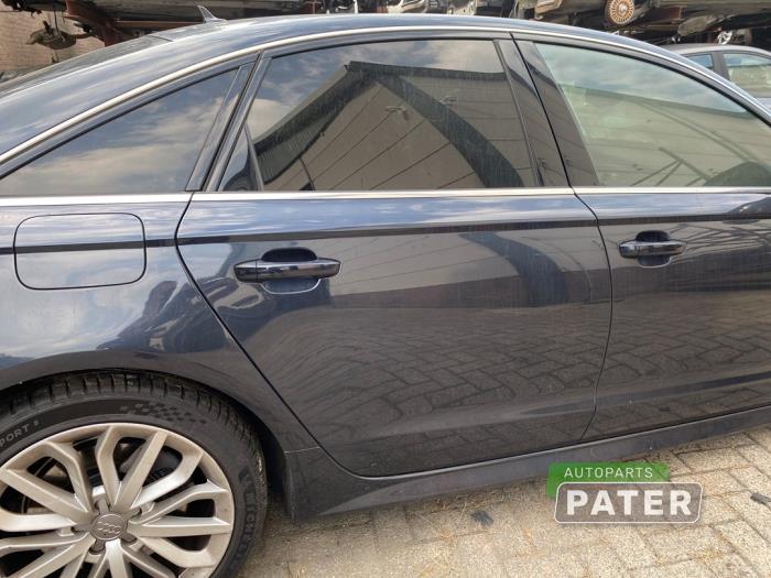 Rear door 4-door, right from a Audi A6 (C7) 3.0 TDI V6 24V Quattro 2016
