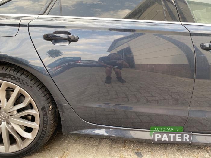 Rear door 4-door, right from a Audi A6 (C7) 3.0 TDI V6 24V Quattro 2016