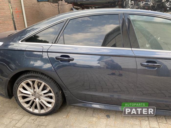Rear door 4-door, right from a Audi A6 (C7) 3.0 TDI V6 24V Quattro 2016