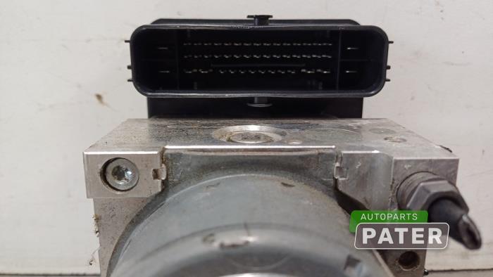 ABS Pumpe van een Volkswagen Golf VII (AUA) 1.4 TSI 16V 2014