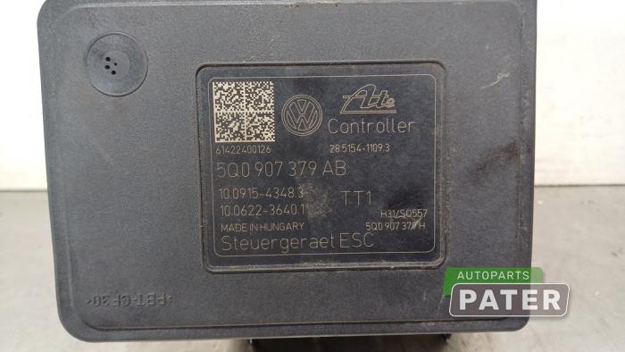 ABS Pumpe van een Volkswagen Golf VII (AUA) 1.4 TSI 16V 2014