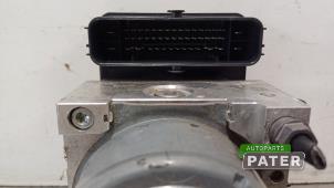 ABS Pumpe van een Volkswagen Golf VII (AUA) 1.4 TSI 16V 2014