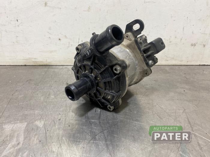 Begagnade Extra vattenpump Renault Megane E-Tech (RCB) 60 kWh Pris € 78,75 Marginaltabell erbjuds av Autoparts Pater