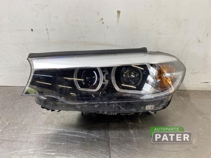 Gebrauchte Scheinwerfer links BMW 5 serie (G30) 523d Mild Hybrid Preis € 1.312,50 Margenregelung angeboten von Autoparts Pater