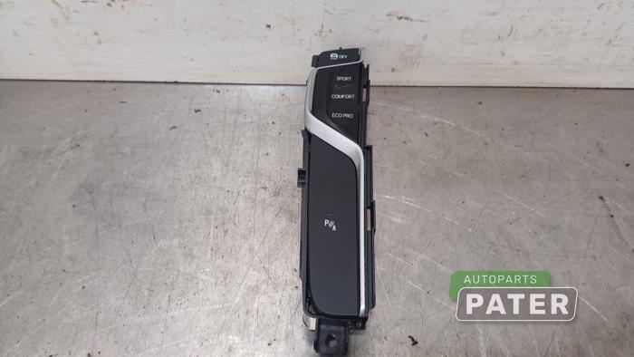 Używane Przelacznik ESP BMW 5 serie (G30) 523d Mild Hybrid Cena € 42,00 Procedura marży oferowane przez Autoparts Pater