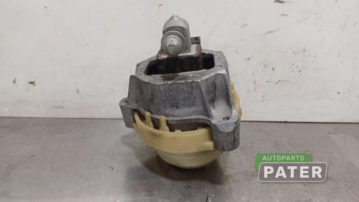 Used Engine mount BMW 5 serie (G30) 523d Mild Hybrid Price € 26,25 Margin scheme offered by Autoparts Pater