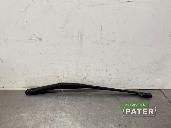 Begagnade Främre torkararm BMW 5 serie (G30) 523d Mild Hybrid Pris € 21,00 Marginaltabell erbjuds av Autoparts Pater