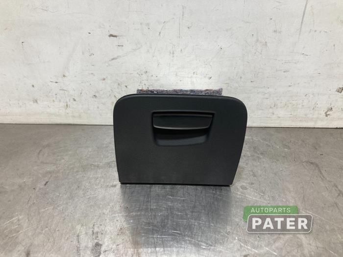Begagnade Handskfack BMW 5 serie (G30) 523d Mild Hybrid Pris € 26,25 Marginaltabell erbjuds av Autoparts Pater