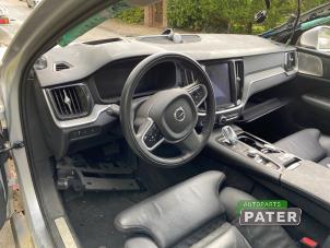 Używane Zestaw poduszek powietrznych + deska rozdzielcza Volvo V60 II (ZW) 2.0 T6 16V Twin Engine Cena € 2.047,50 Procedura marży oferowane przez Autoparts Pater