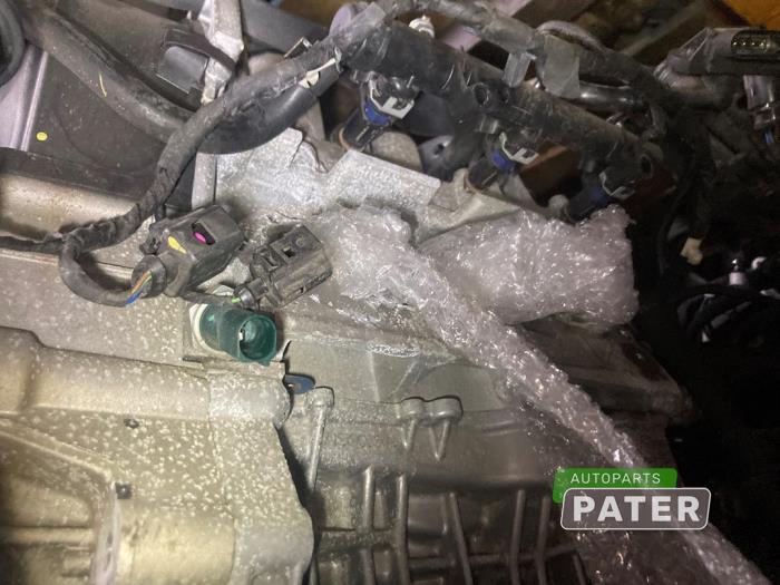 Engine from a Volkswagen Up! (121) 1.0 12V 60 2015