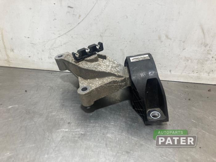 Usagé Support moteur Renault Captur I (2R) 0.9 Energy TCE 12V Prix € 21,00 Règlement à la marge proposé par Autoparts Pater