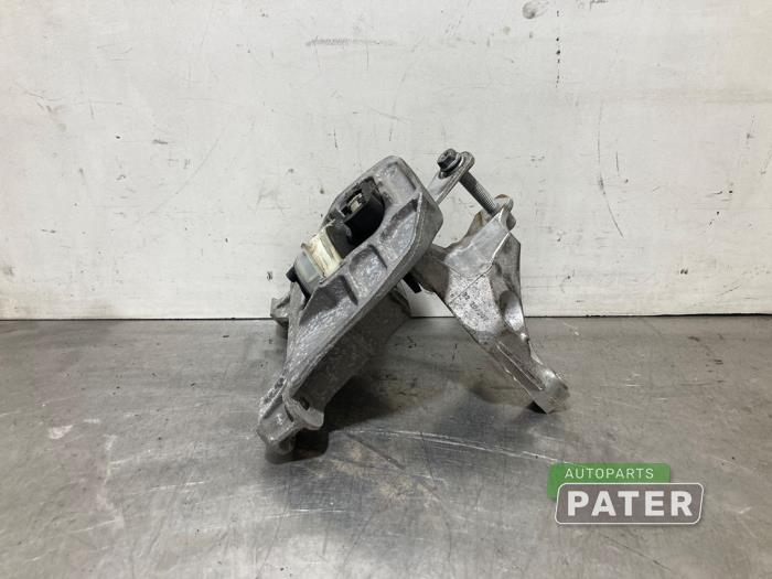 Used Engine mount Opel Vivaro 2.0 CDTI 122 Price € 63,53 Inclusive VAT offered by Autoparts Pater