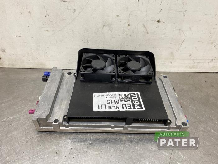 Używane Sterownik tempomatu Tesla Model X 75D Cena € 210,00 Procedura marży oferowane przez Autoparts Pater