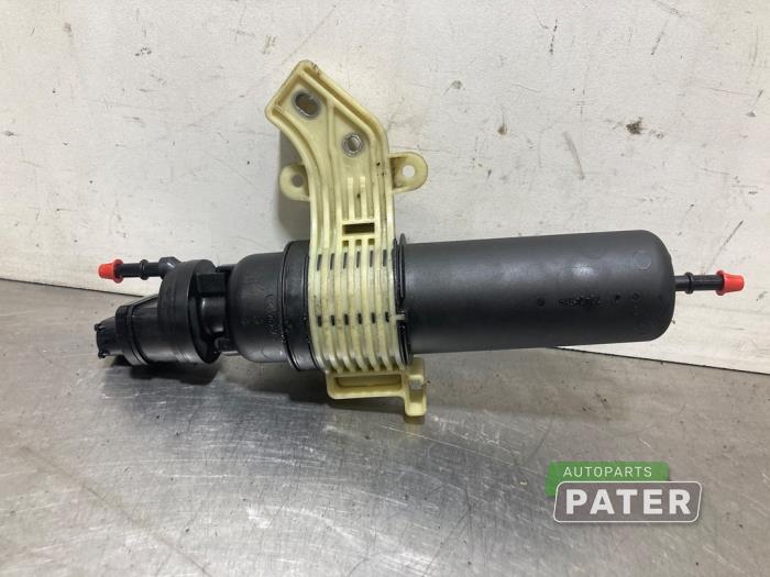 Begagnade Bränslefilterhus BMW 5 serie Touring (G31) 523d 2.0 TwinPower Turbo 16V Pris € 26,25 Marginaltabell erbjuds av Autoparts Pater
