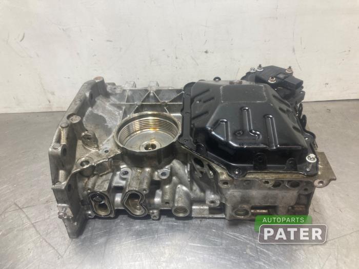 Usagé Couvercle carter Mercedes A (177.0) 1.3 A-180 Turbo 16V Prix € 131,25 Règlement à la marge proposé par Autoparts Pater
