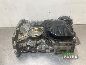 Usagé Couvercle carter Mercedes A (177.0) 1.3 A-180 Turbo 16V Prix € 131,25 Règlement à la marge proposé par Autoparts Pater
