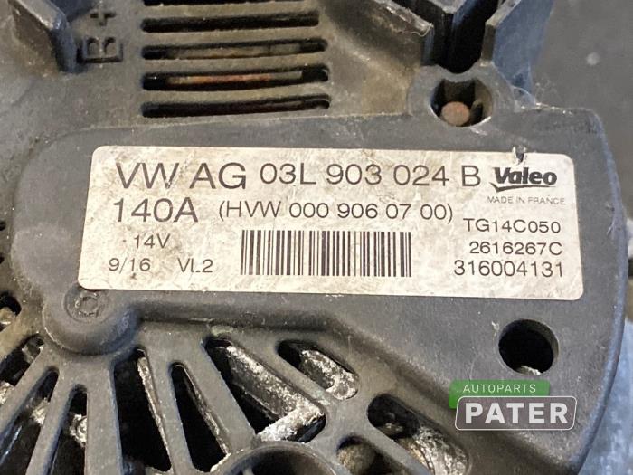 Dynamo van een Skoda Octavia Combi (1Z5) 1.2 TSI 2011
