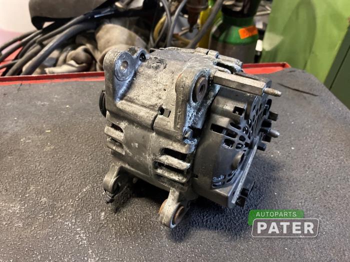 Dynamo van een Skoda Octavia Combi (1Z5) 1.2 TSI 2011