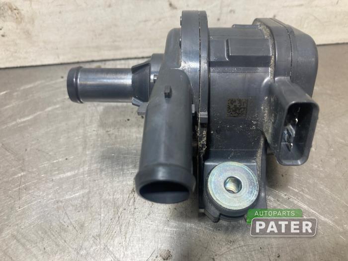 Begagnade Extra vattenpump Toyota C-HR (X1,X5) 2.0 16V Hybrid Pris € 47,25 Marginaltabell erbjuds av Autoparts Pater